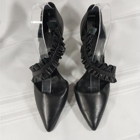 MICHAEL/MICHAEL KORS! BLACK GENUINE LEATHER SHIRRED DIAG STRAP HEELS! SZ 8.5M - Picture 2 of 8